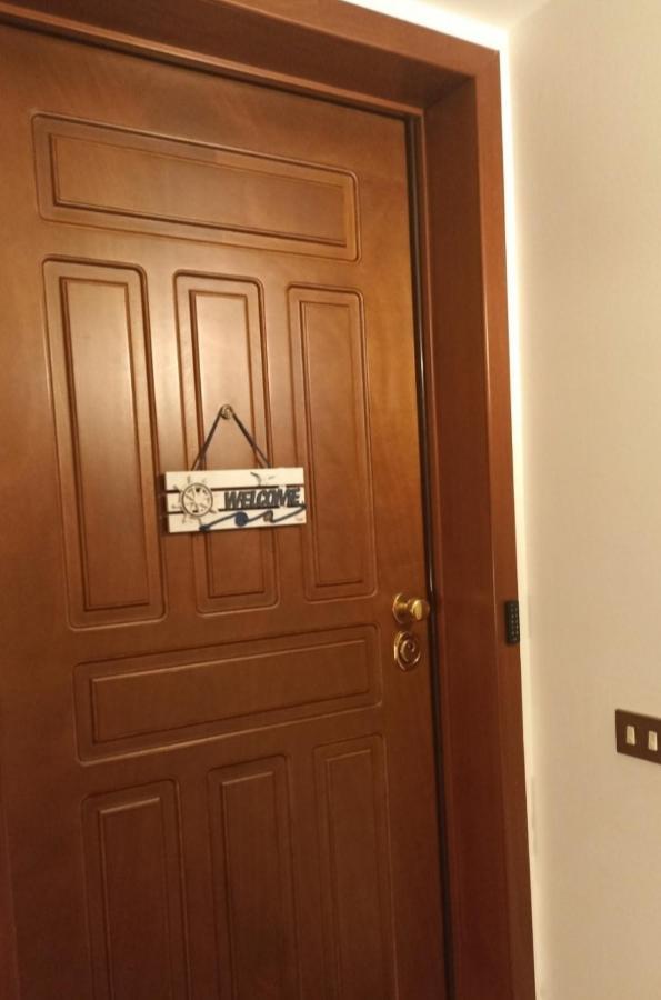 Orchidea Stanza Privata In Appartamento Condiviso "Sapori Di Mare" Cagliari Kültér fotó