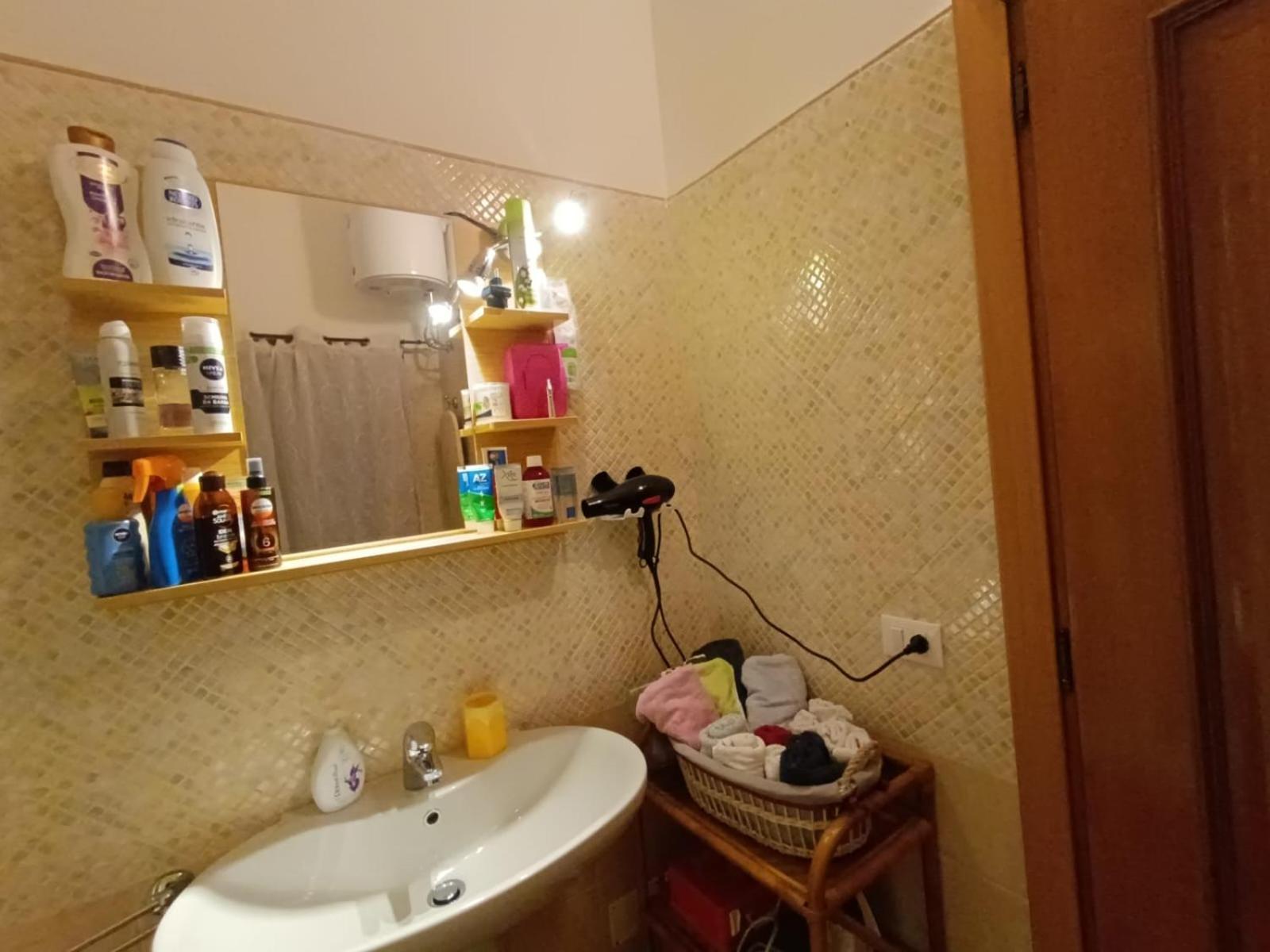 Orchidea Stanza Privata In Appartamento Condiviso "Sapori Di Mare" Cagliari Kültér fotó
